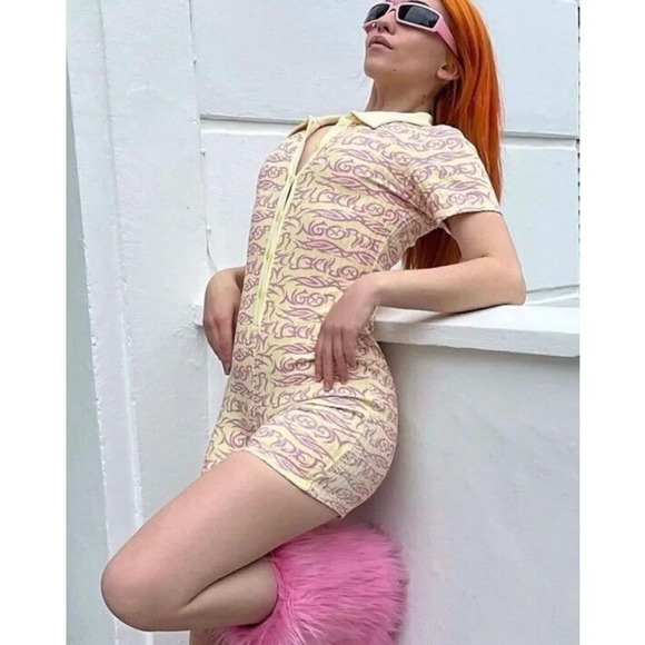 Urban Outfitters NEW NGOrder Printed Button-Down Romper Size 10 - Picture 11 of 11